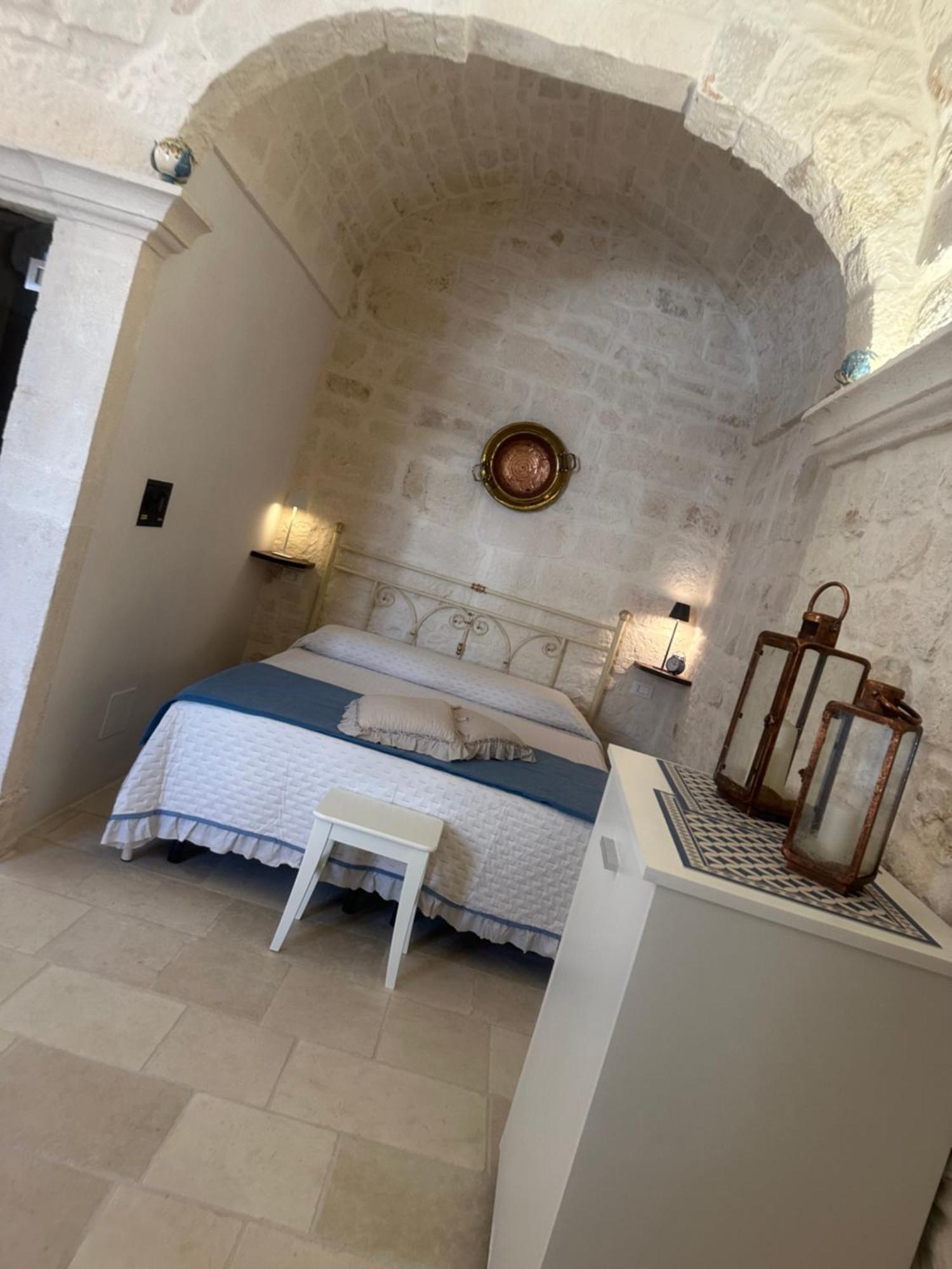 Suite La Petra Челье-Мессапика Экстерьер фото