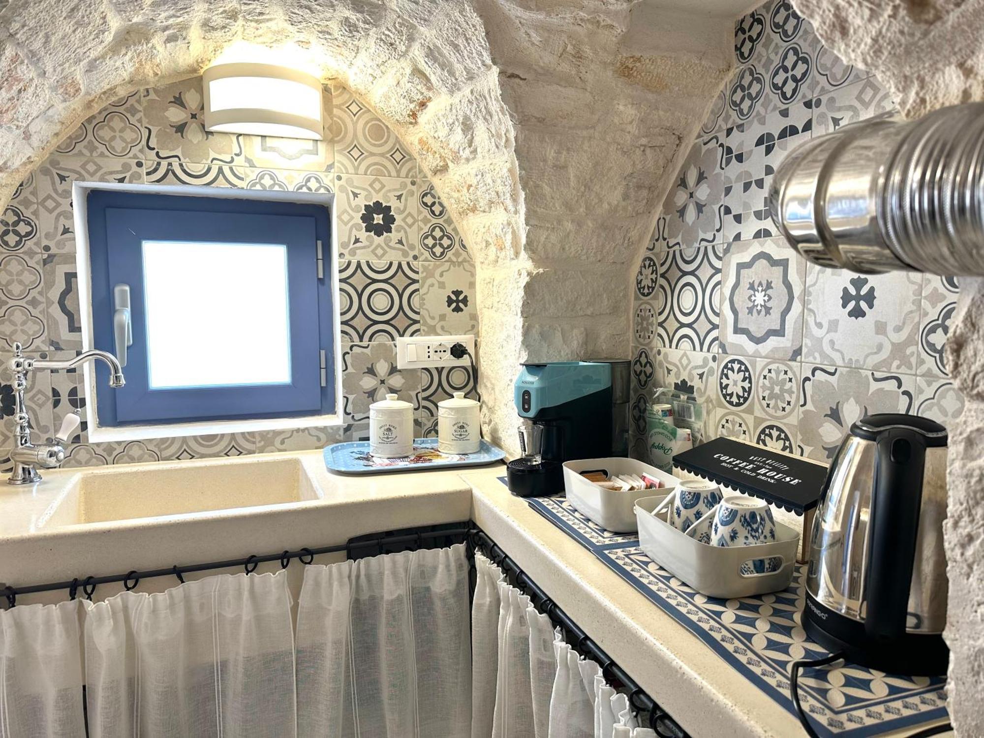Suite La Petra Челье-Мессапика Экстерьер фото